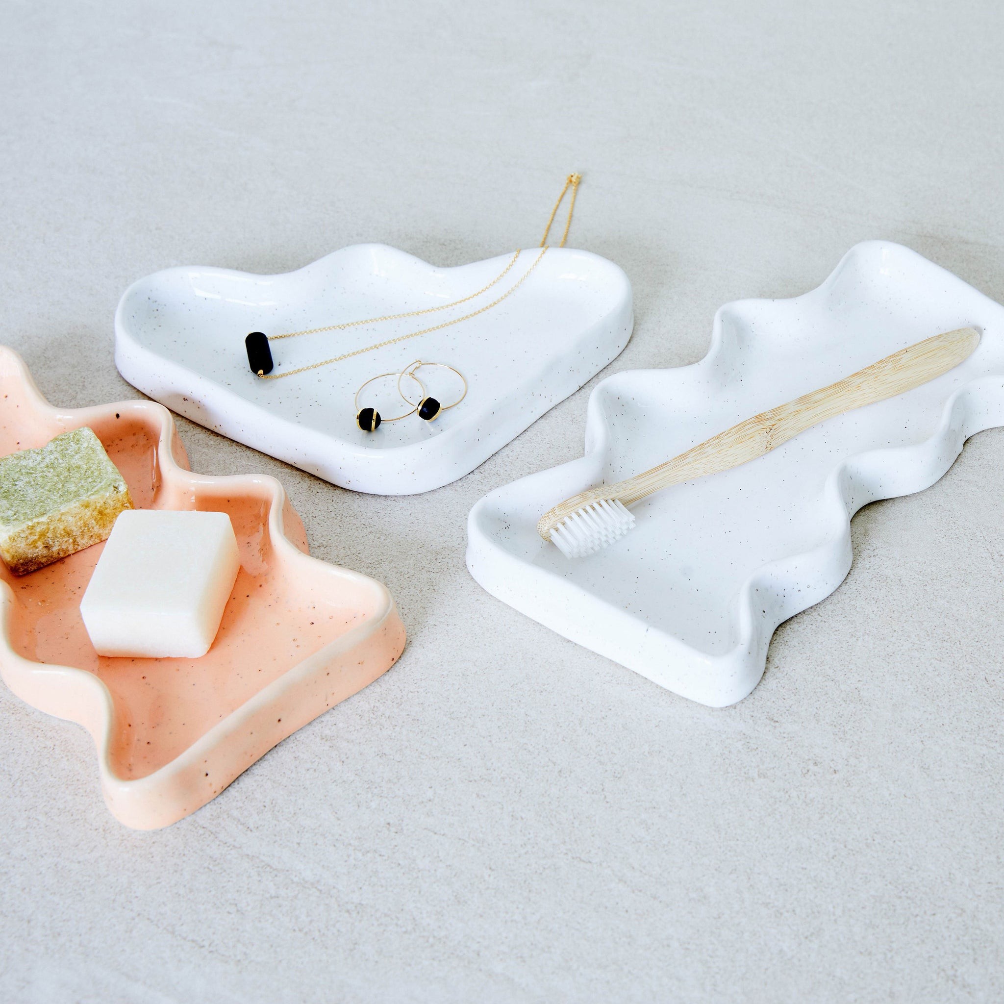 Ceramic Wave Tray – White Triangle | Hertwill