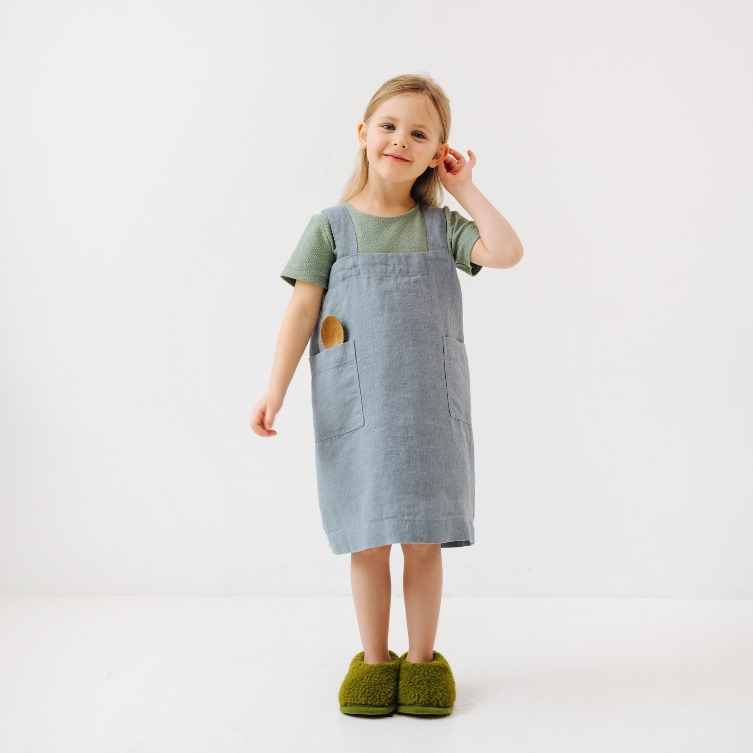 Linen Pinafore Apron for Kids - Blue Fog | Hertwill
