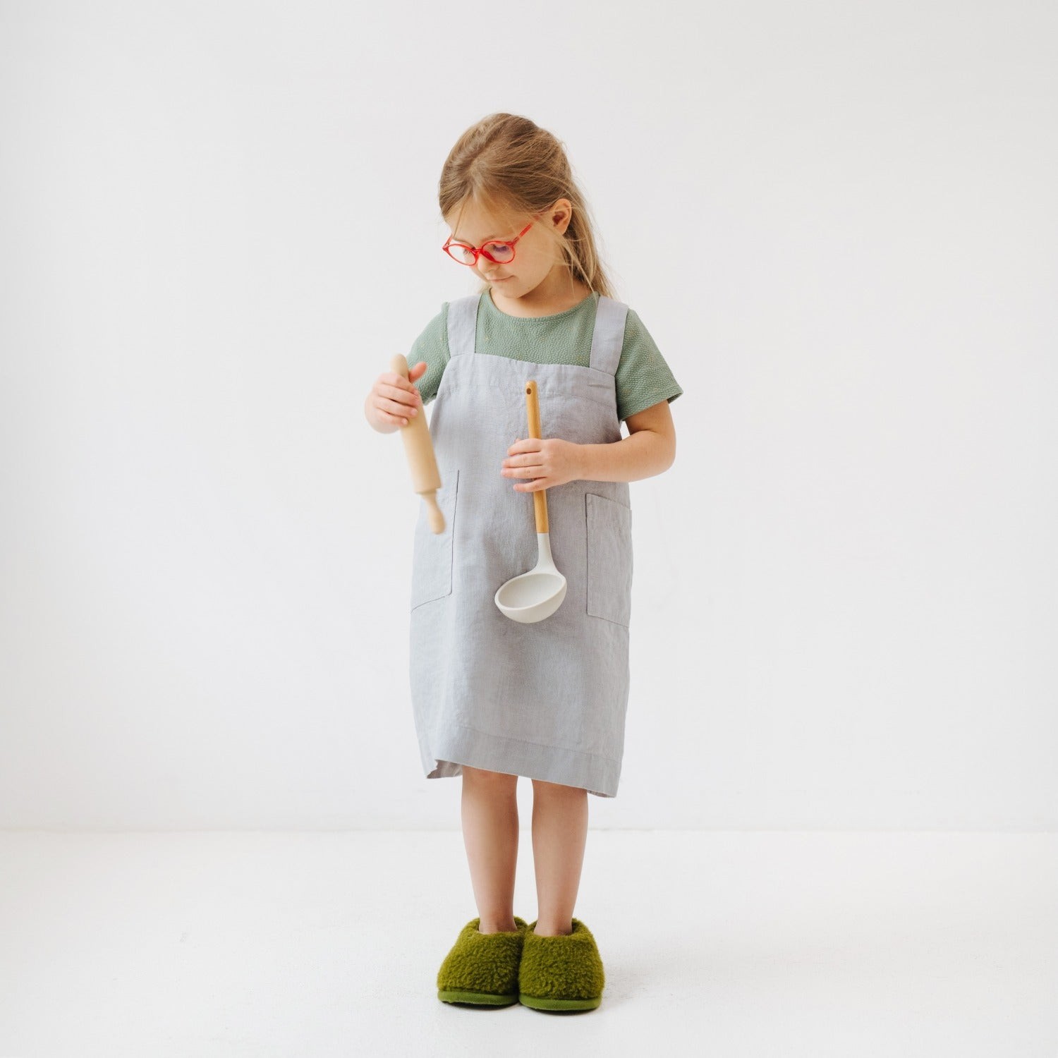 Linen Pinafore Apron for Kids - Light Grey | Hertwill